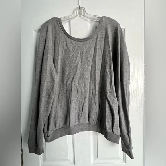 Forever 21 Plus Size Gray Bow-Back Sweater - Picture 2 of 4